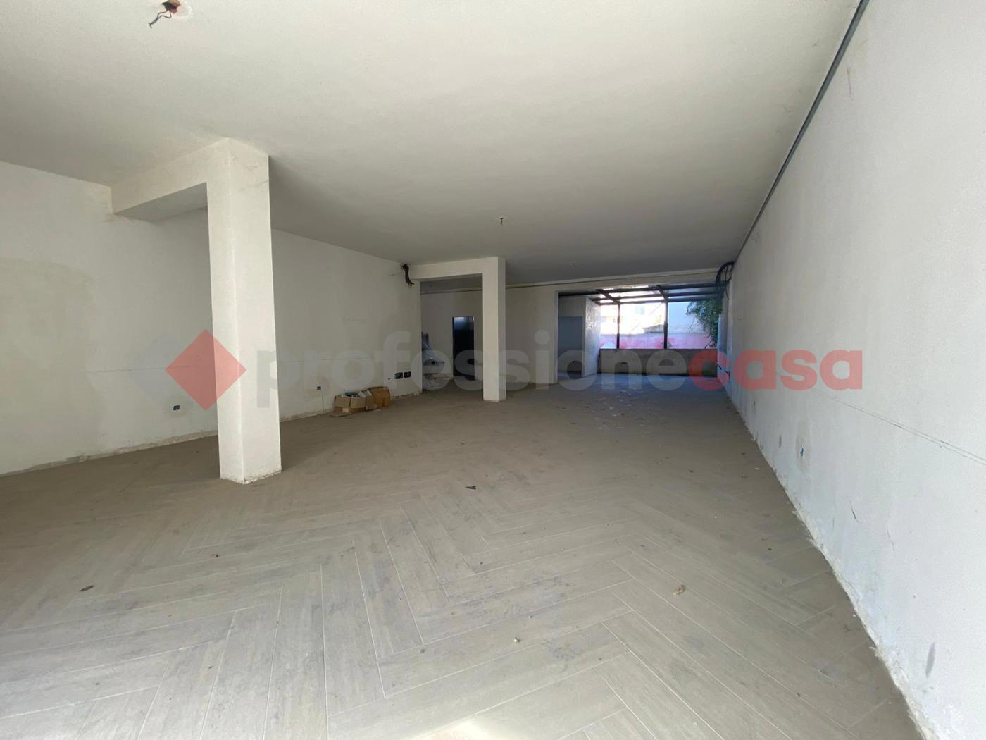 Attivit� commerciale in affitto/gestione a Pulsano