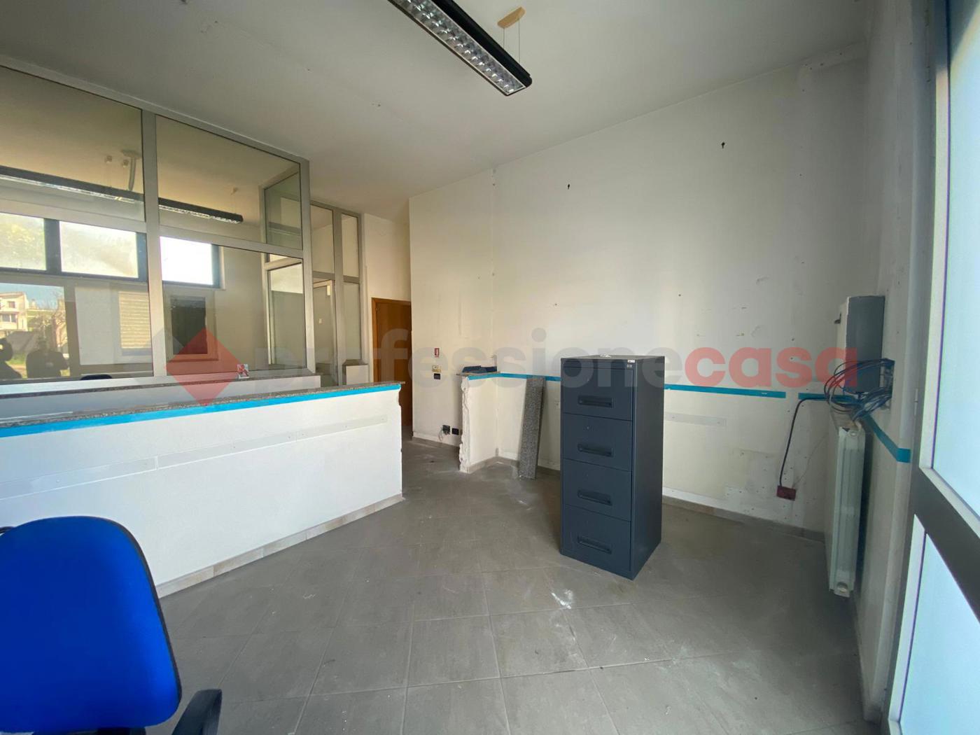 Negozio in affitto a Leporano