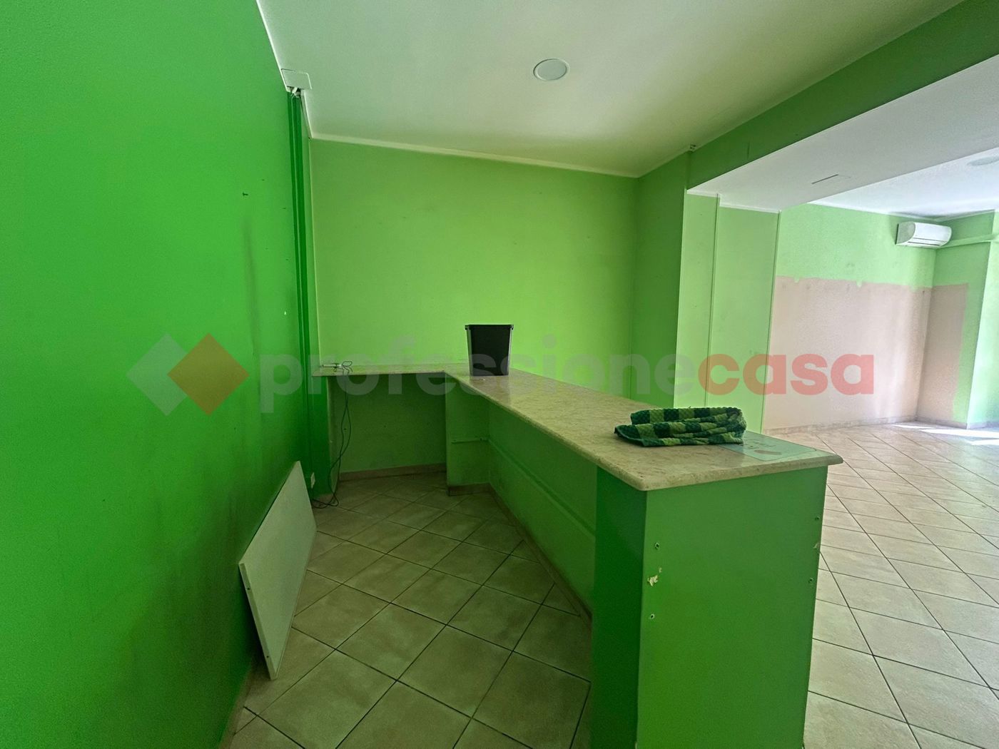 Negozio in affitto a Pulsano