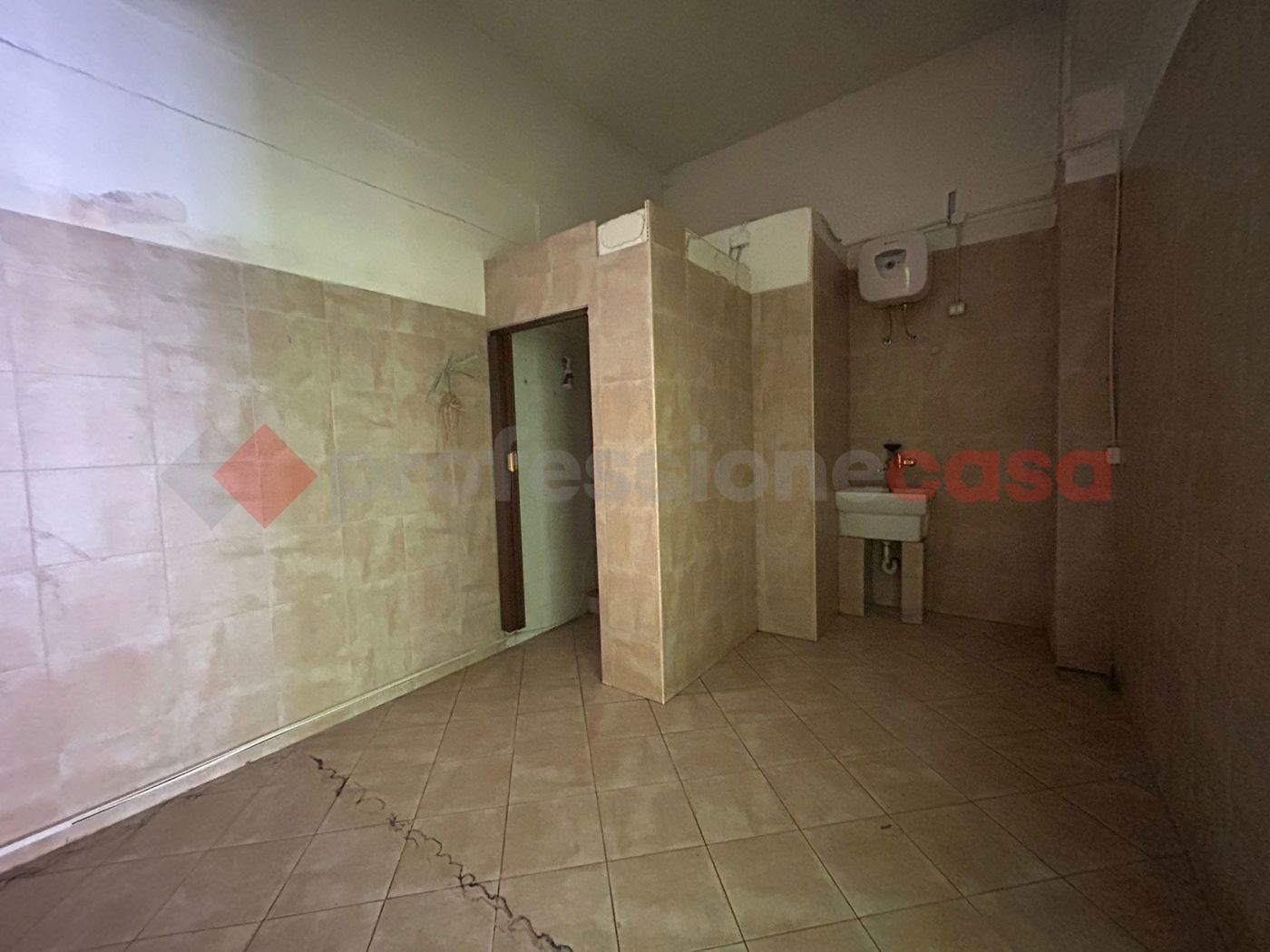 Negozio in affitto a Pulsano