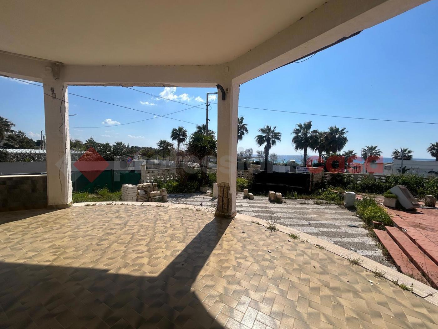 Villa con giardino a Pulsano