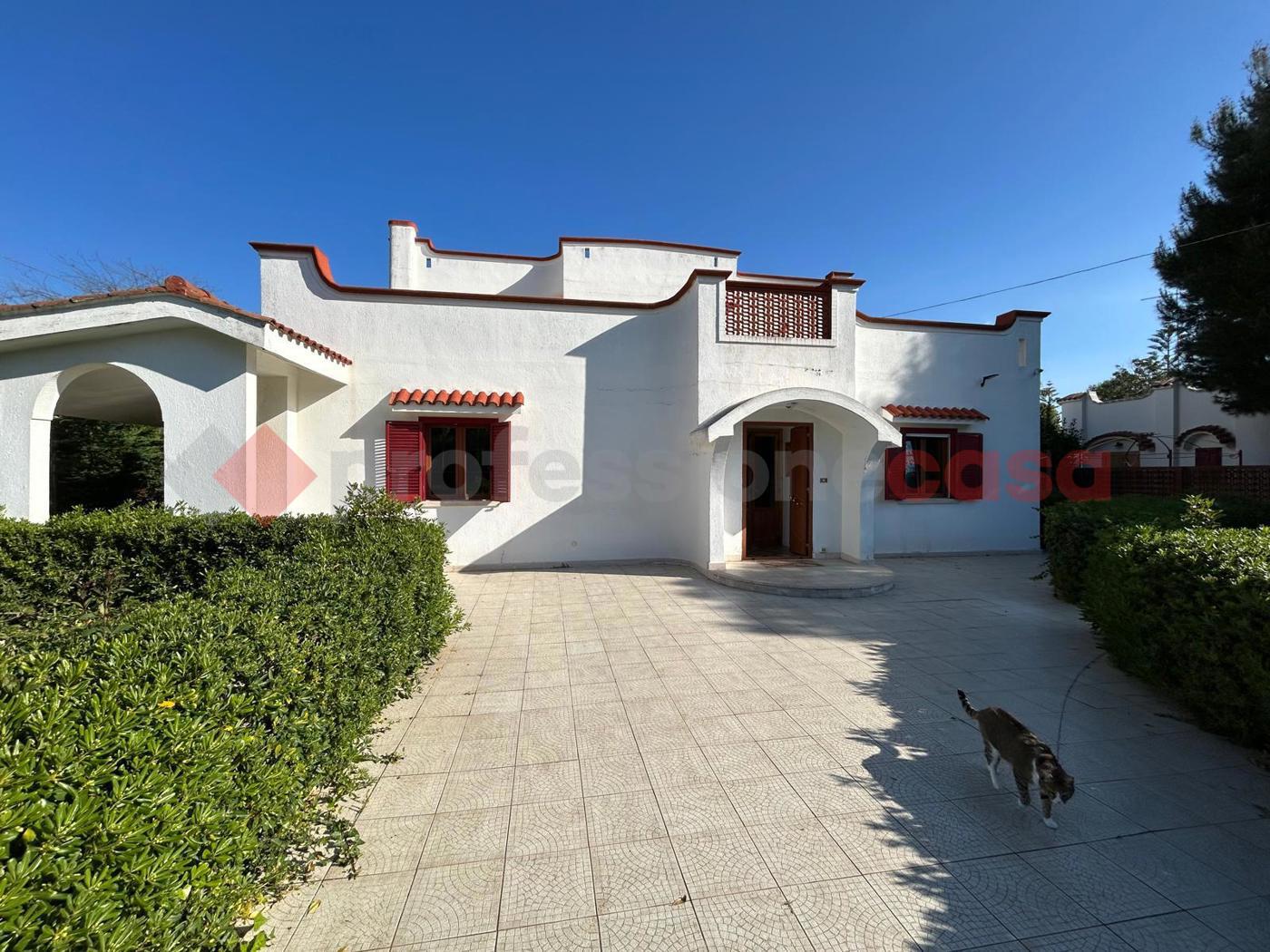 Villa con giardino a Leporano