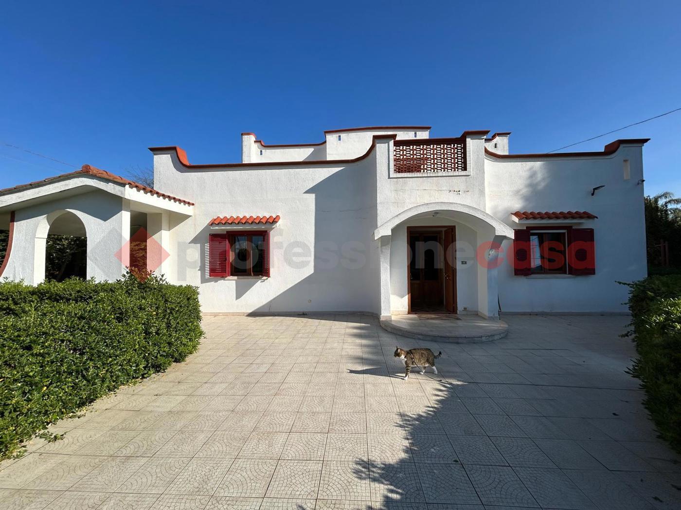 Villa con giardino a Leporano