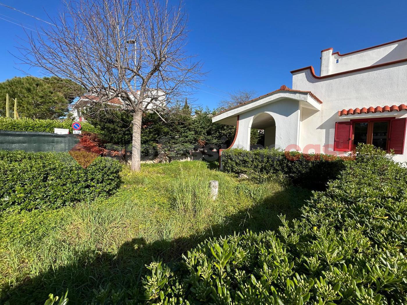 Villa con giardino a Leporano