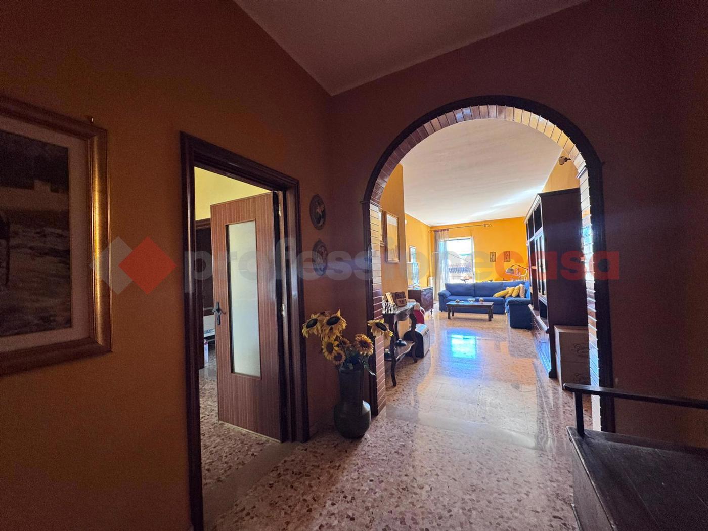 Quadrilocale in vendita a San Giorgio Ionico