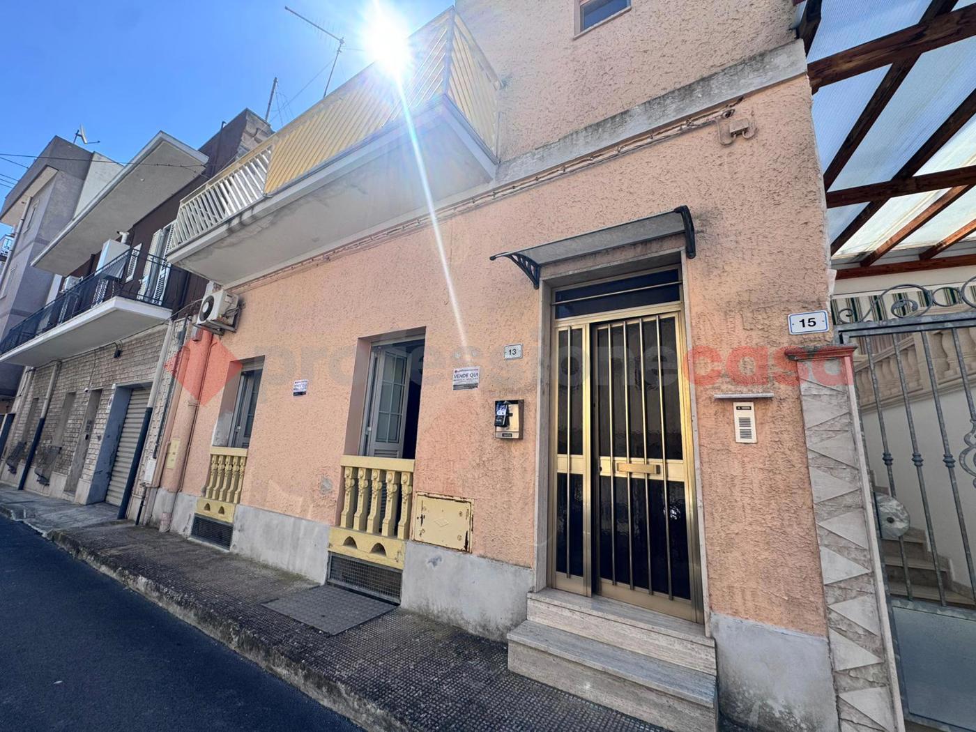 Casa indipendente con giardino a San Giorgio Ionico