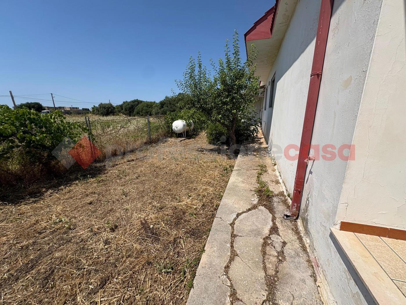 Villa con giardino a Pulsano