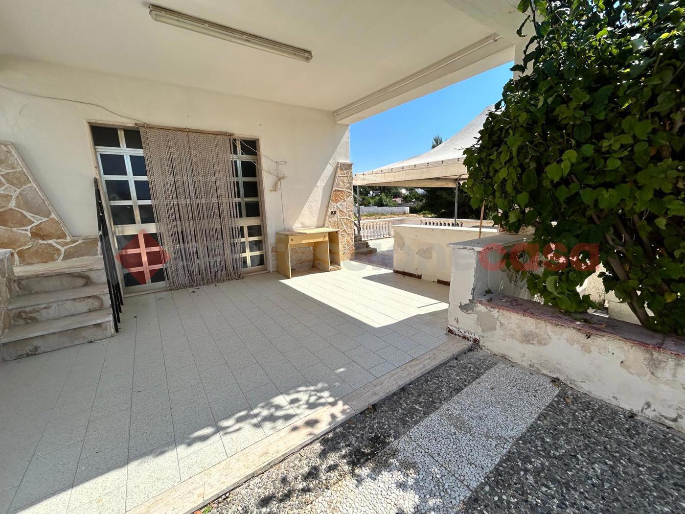 Villa arredata in affitto a Leporano