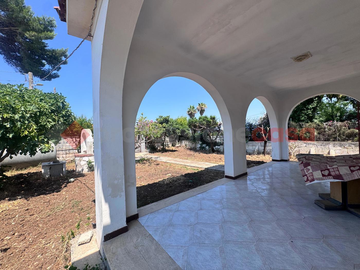 Villa con giardino a Pulsano