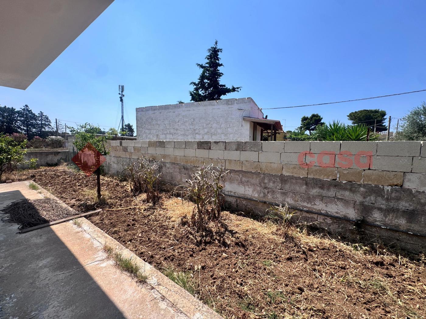 Villa con giardino a Pulsano