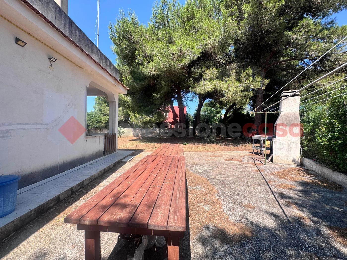 Villa con giardino a Pulsano