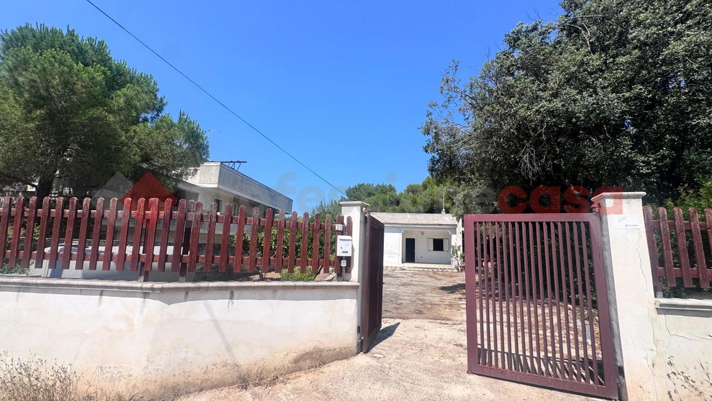 Villa con giardino a Pulsano