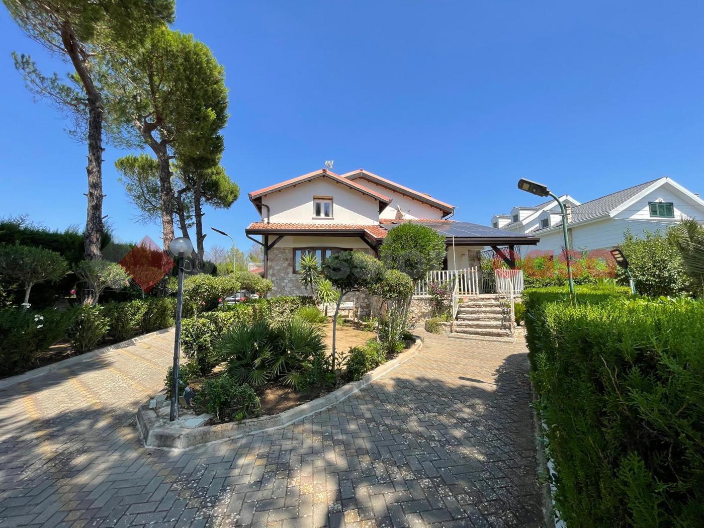 Villa con giardino a Statte
