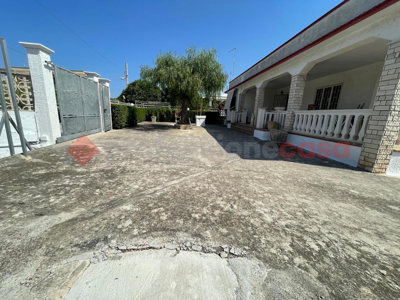 Villa con giardino a Pulsano