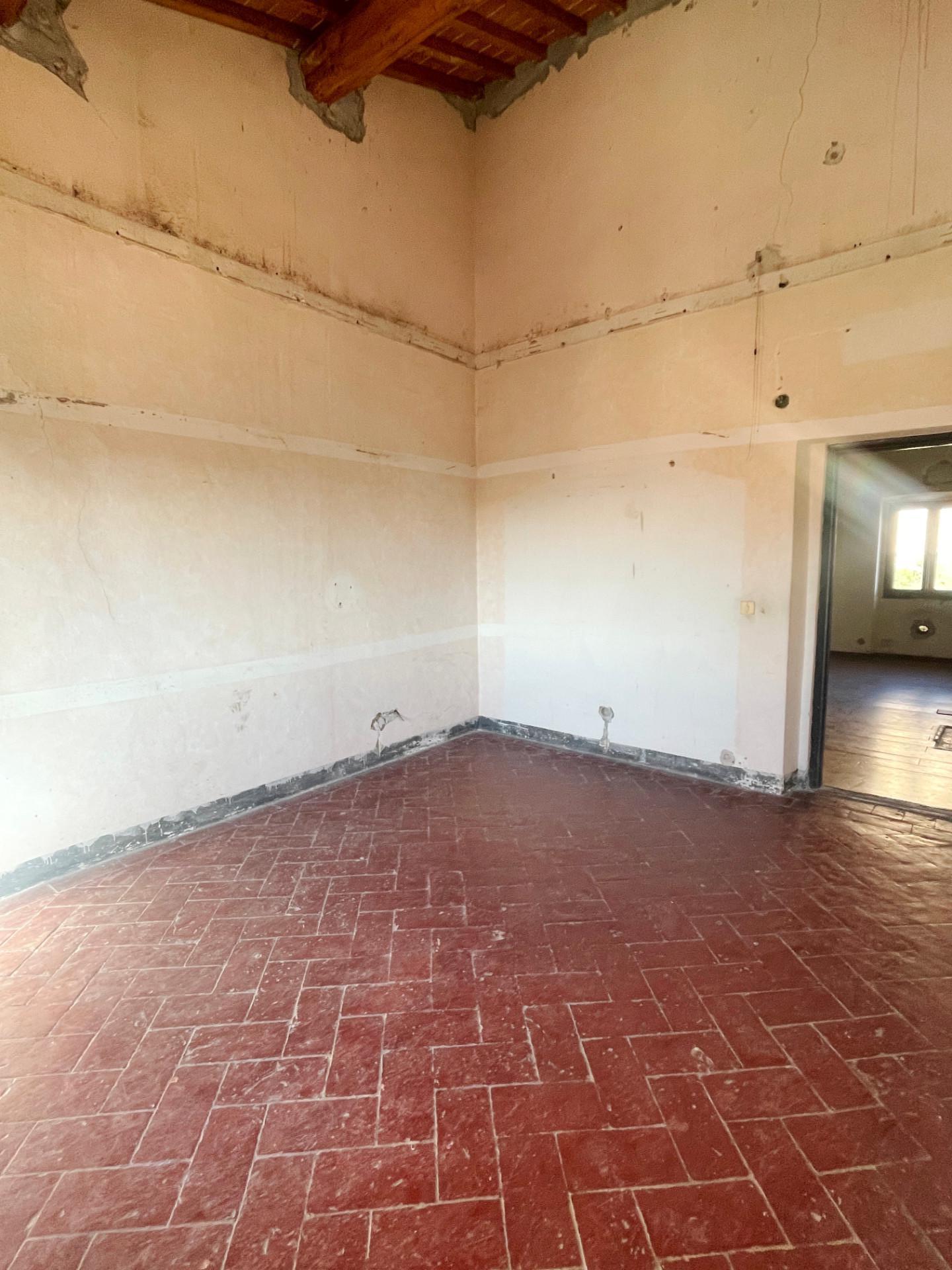 Quadrilocale da ristrutturare, Vicopisano uliveto terme