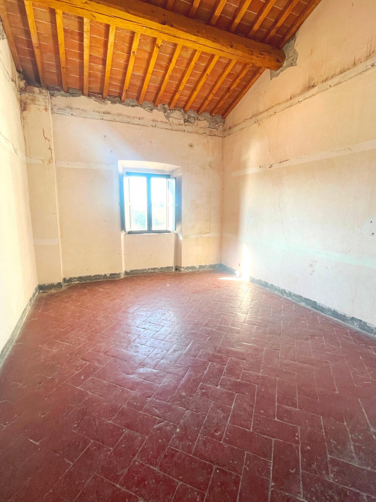 Quadrilocale da ristrutturare, Vicopisano uliveto terme