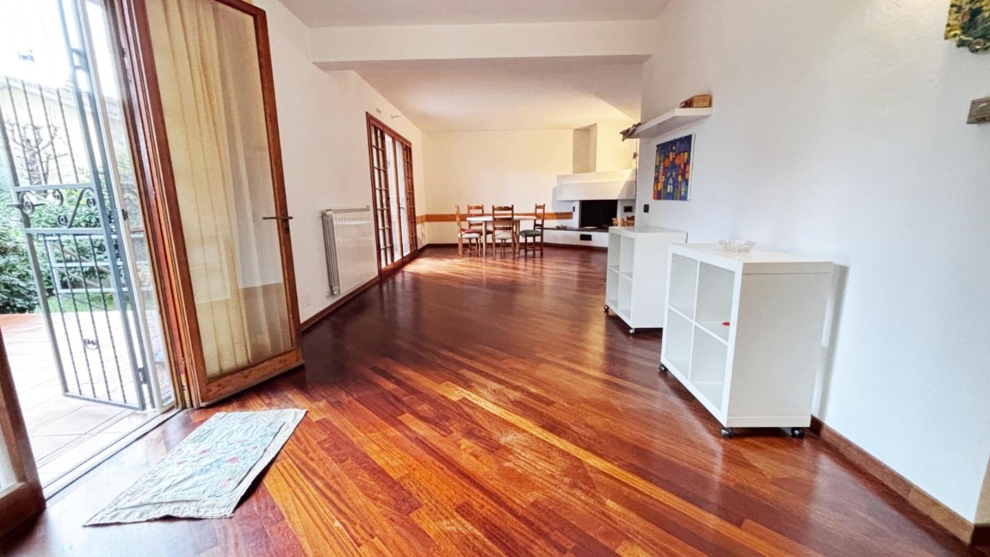 Villa Bifamiliare con giardino, Vicopisano cucigliana