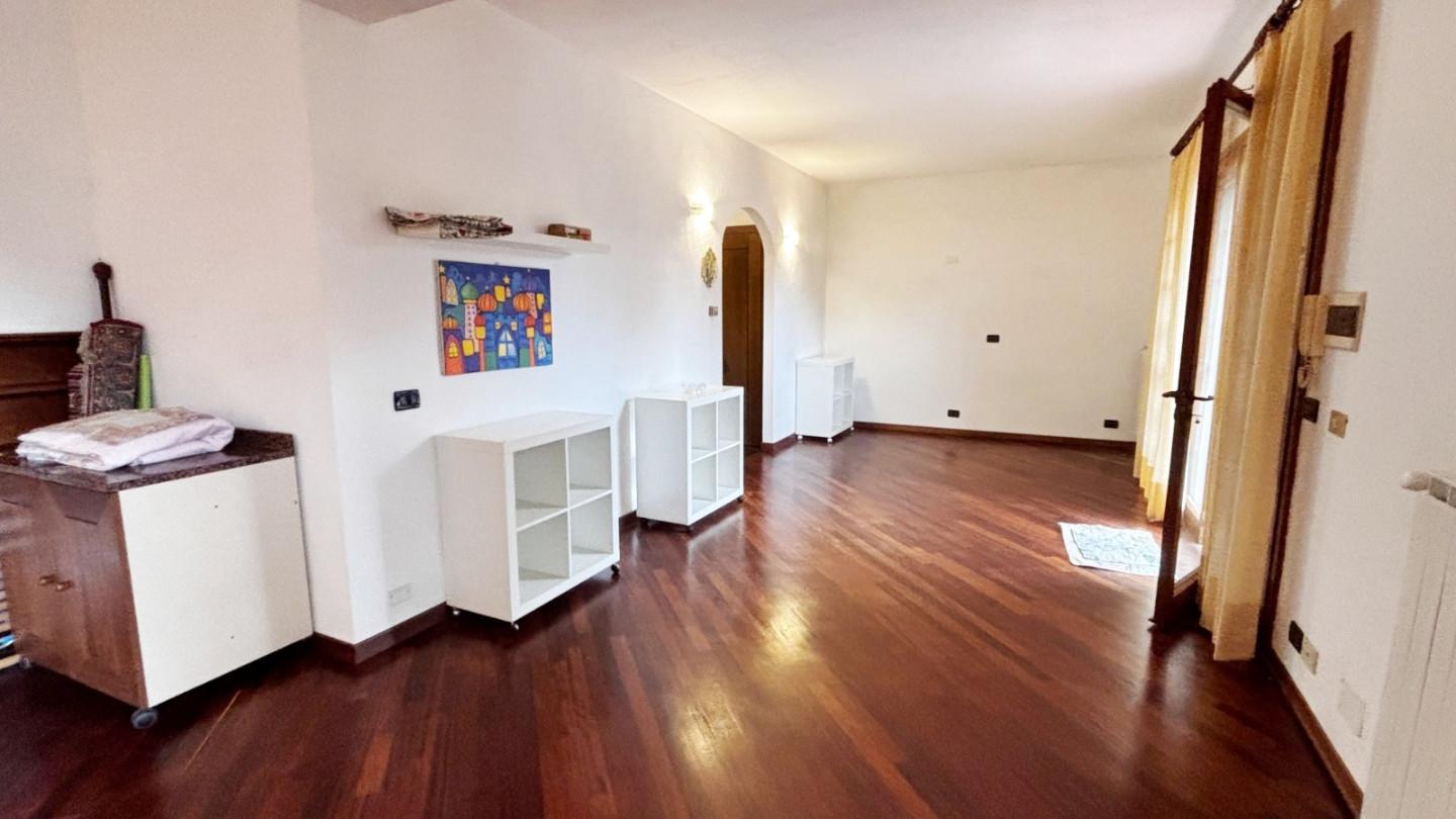 Villa Bifamiliare con giardino, Vicopisano cucigliana