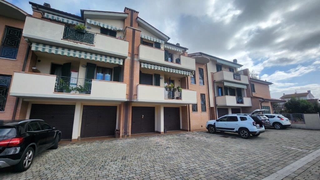 Appartamento con giardino a Cascina