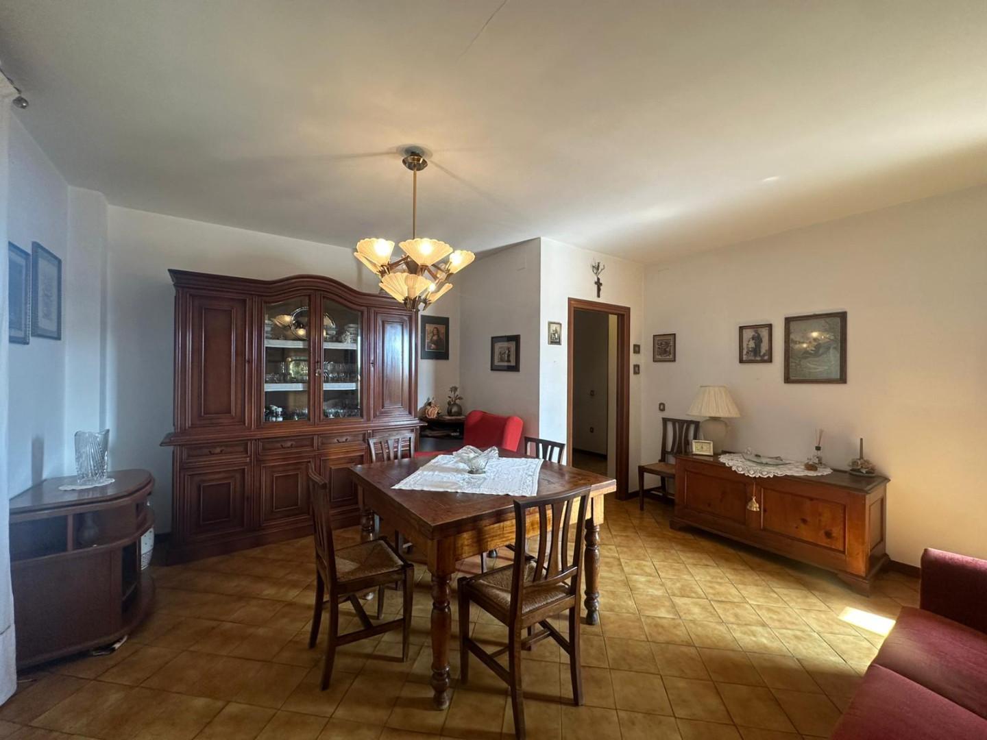 Villa con giardino, Pisa riglione oratoio