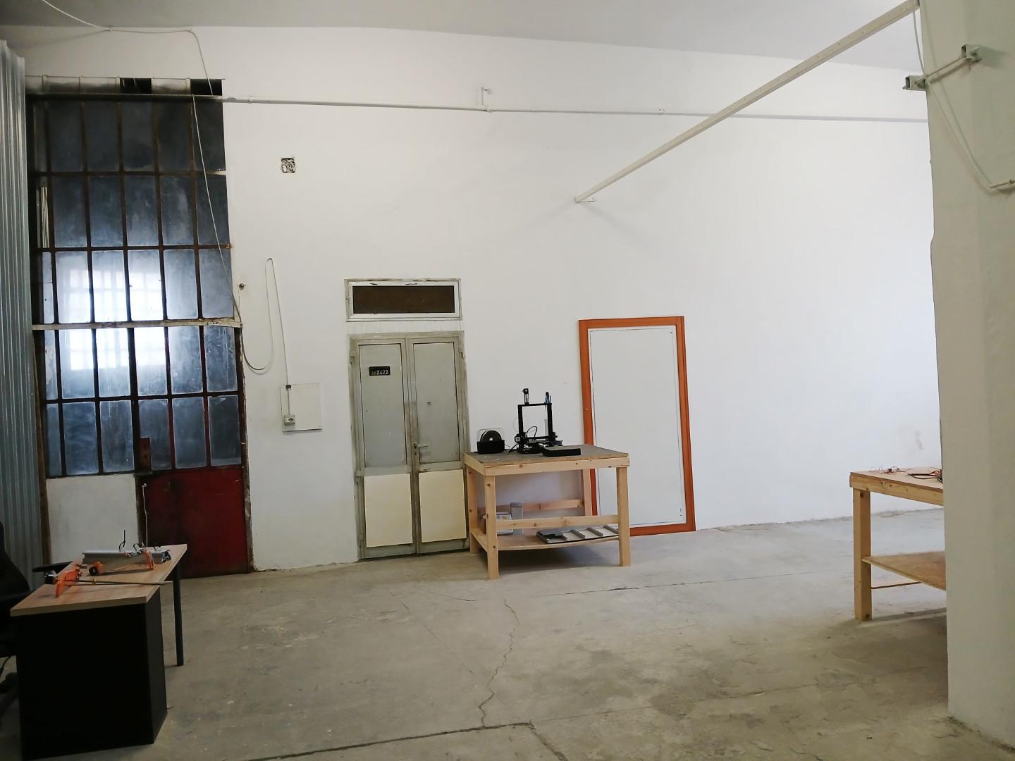 Locale commerciale in affitto a Vicopisano