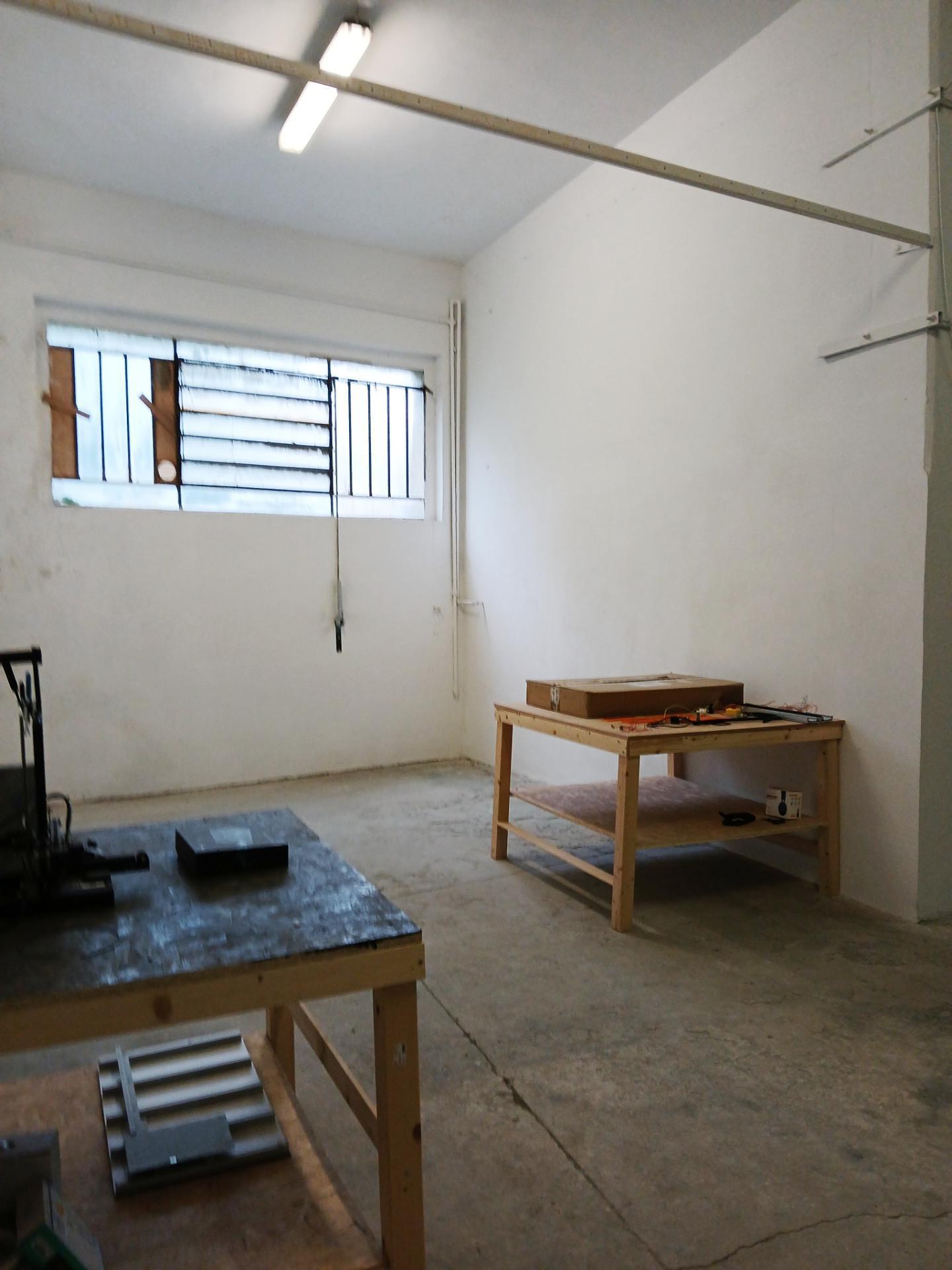 Locale commerciale in affitto a Vicopisano