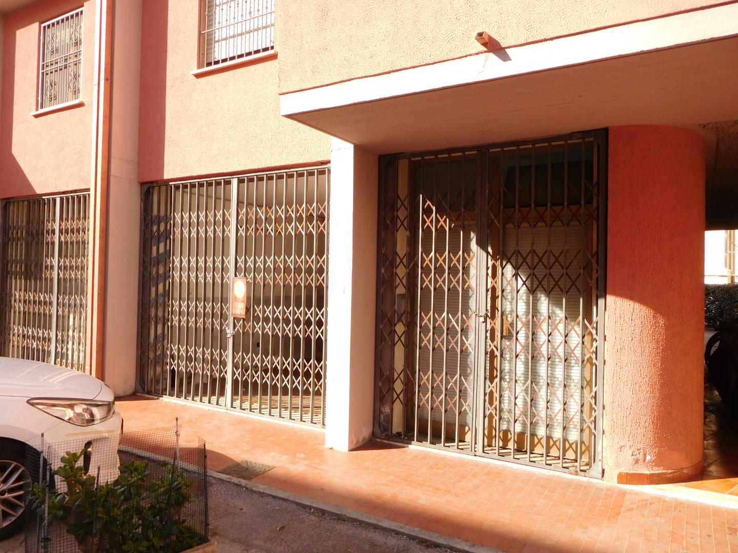 Locale commerciale in vendita, Pisa cisanello