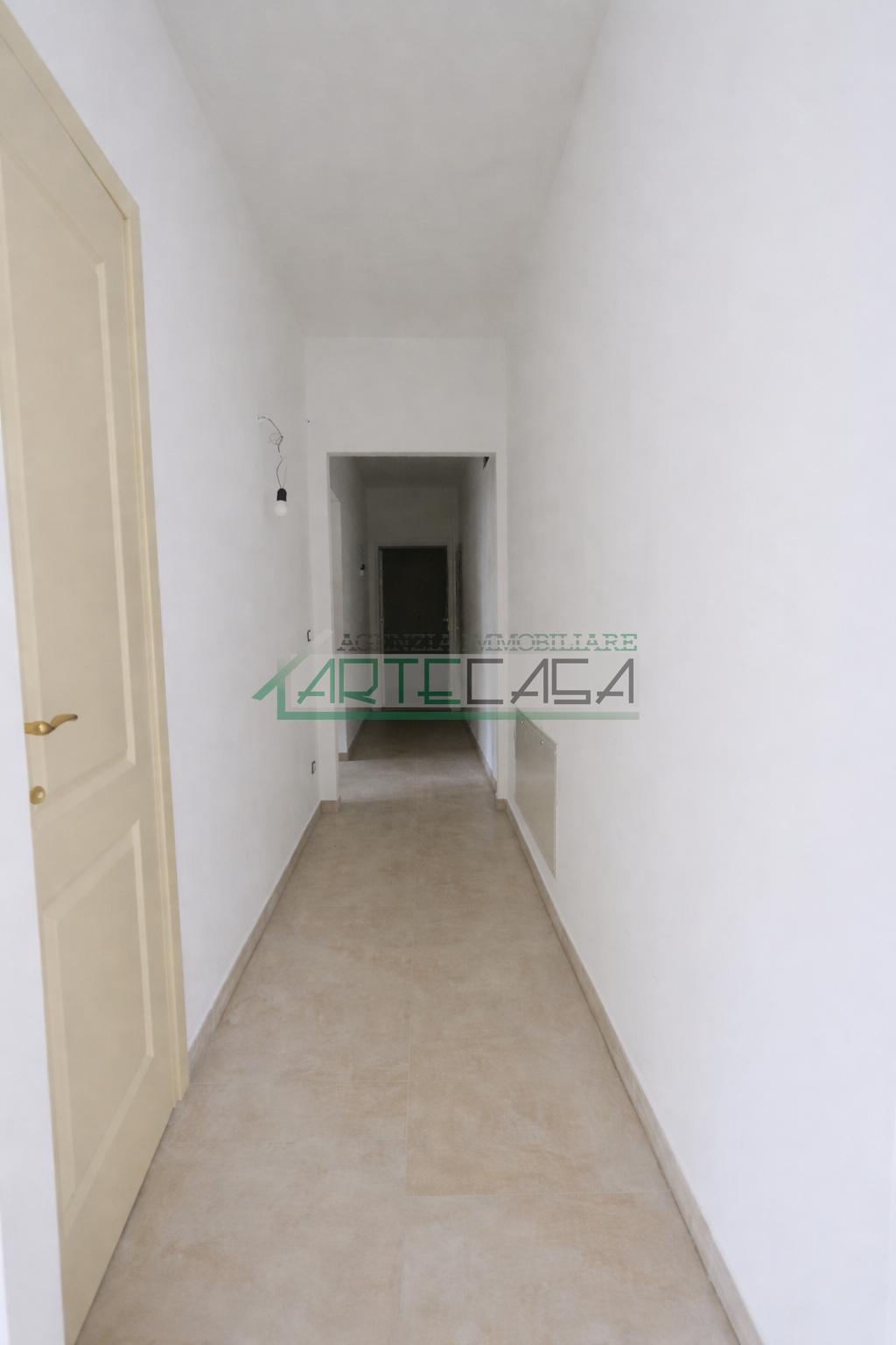 Trilocale con terrazzo a Cascina