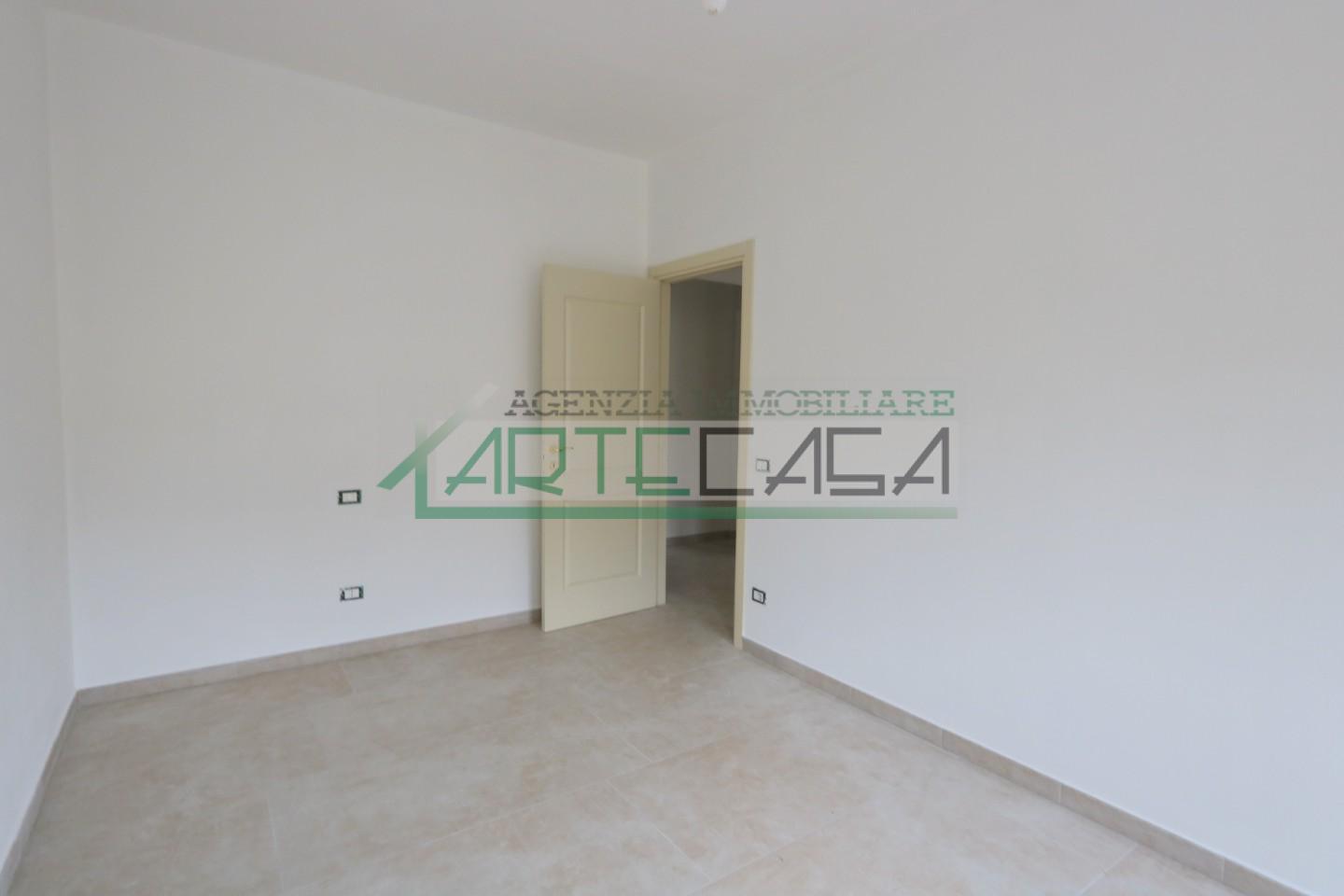 Trilocale con terrazzo a Cascina