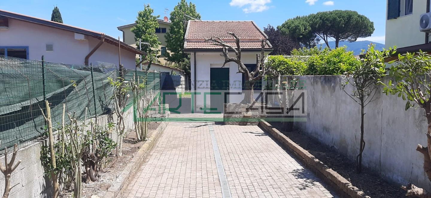 Casa indipendente con giardino, Cascina pettori