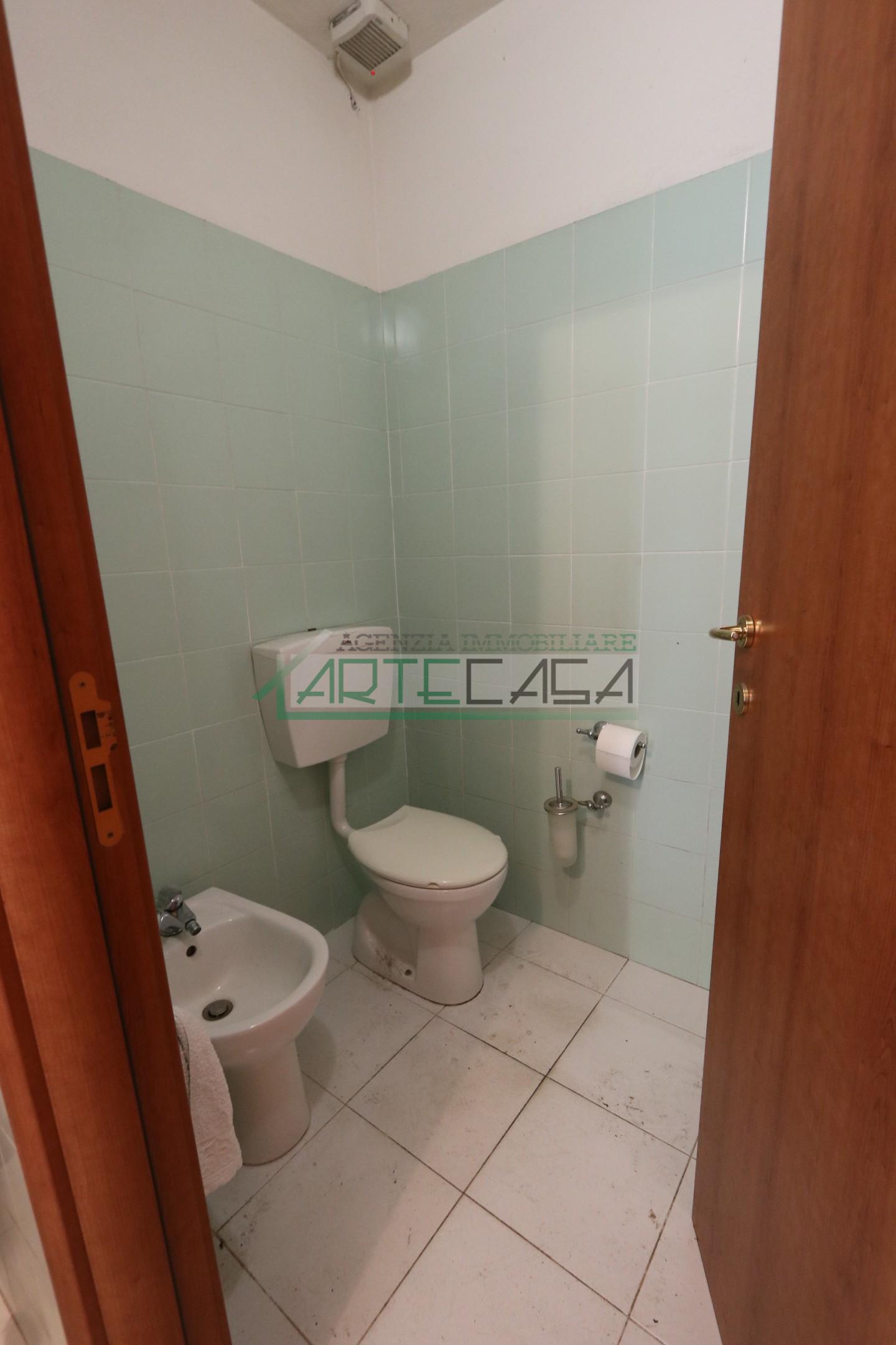 Capannone in affitto a Calcinaia