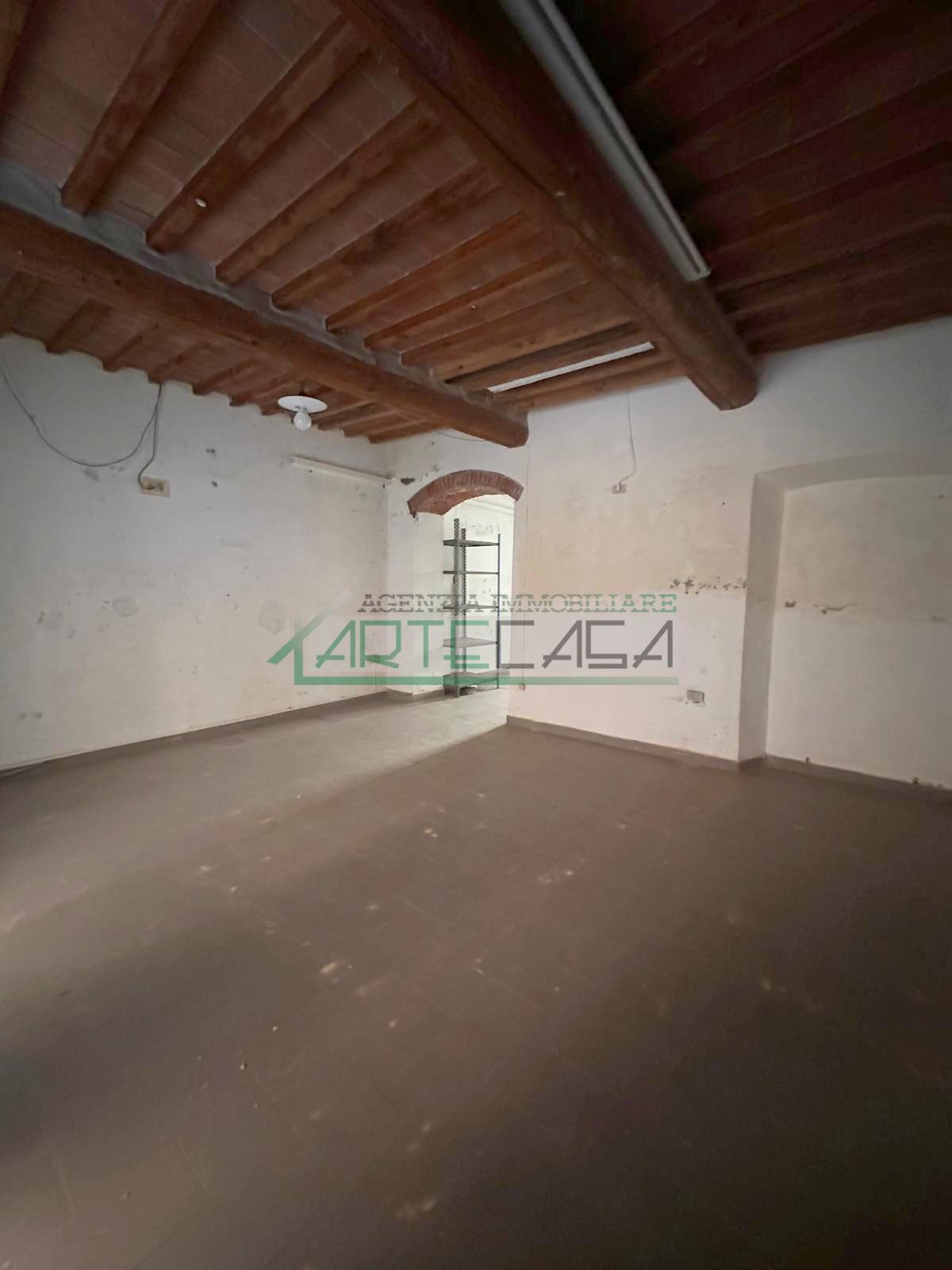 Locale commerciale ristrutturata, Pontedera centro