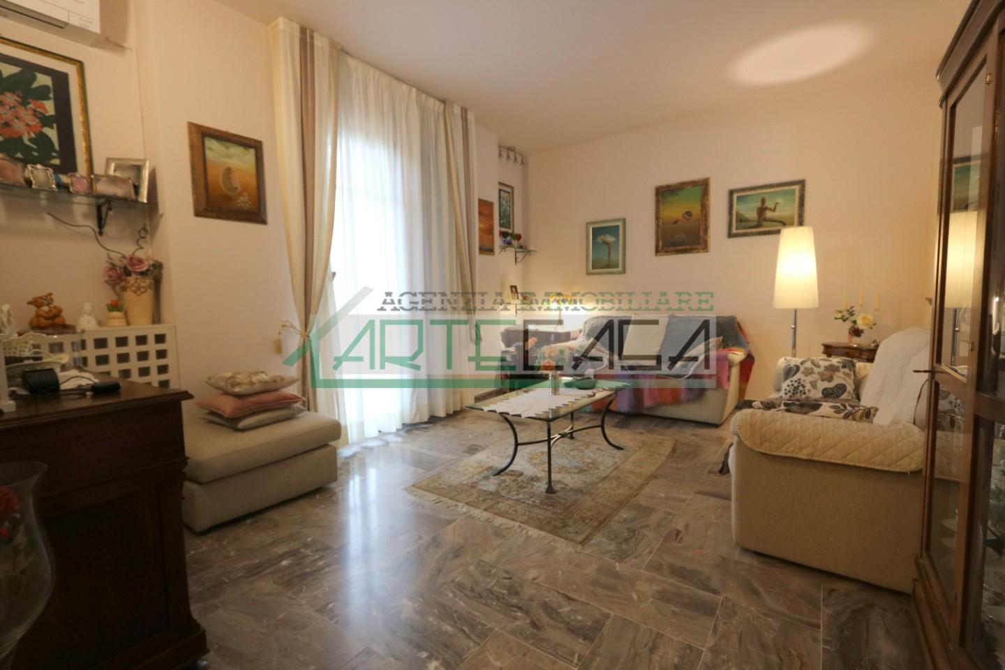 Villa Bifamiliare con giardino, Cascina san benedetto a settimo