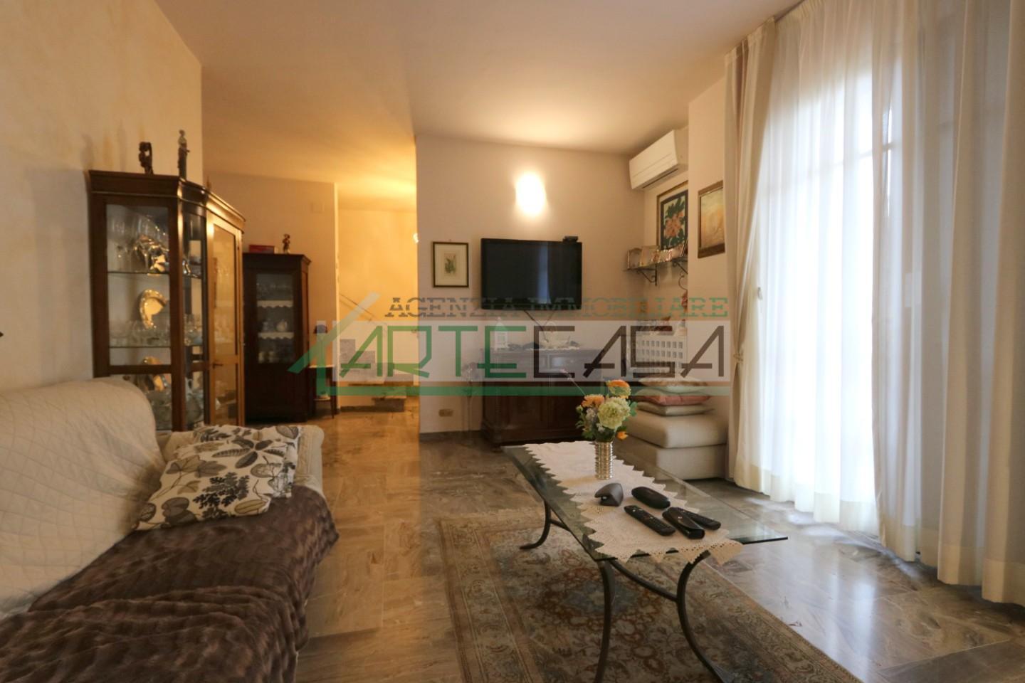 Villa Bifamiliare con giardino, Cascina san benedetto a settimo