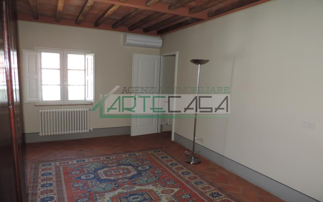 Trilocale arredato in affitto a Cascina