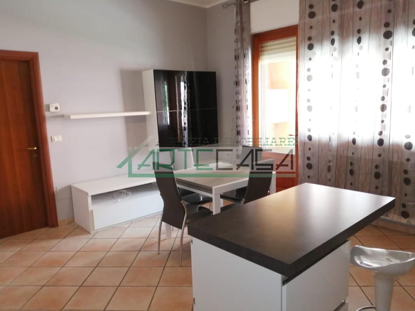 Bilocale arredato in affitto a Cascina