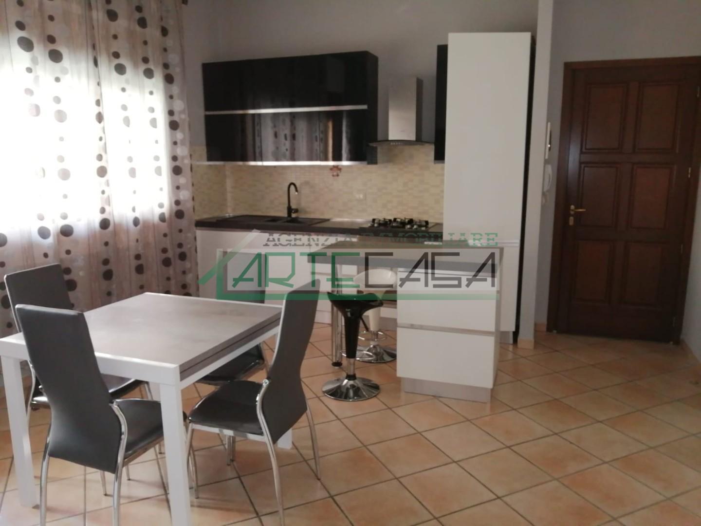 Bilocale arredato in affitto a Cascina