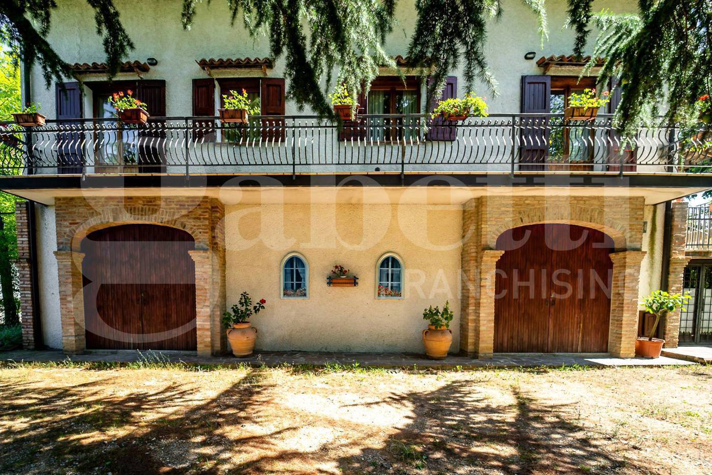 Villa con giardino a Sasso Marconi