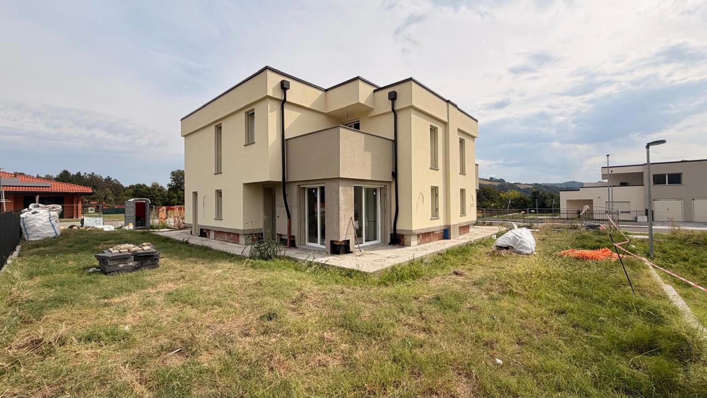 Villa Bifamiliare con giardino a Sasso Marconi