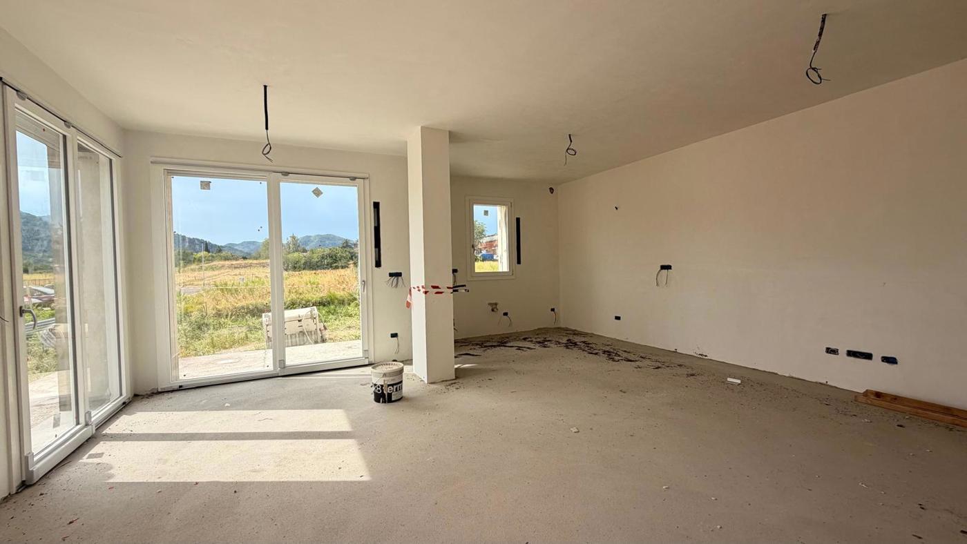 Villa Bifamiliare con giardino a Sasso Marconi
