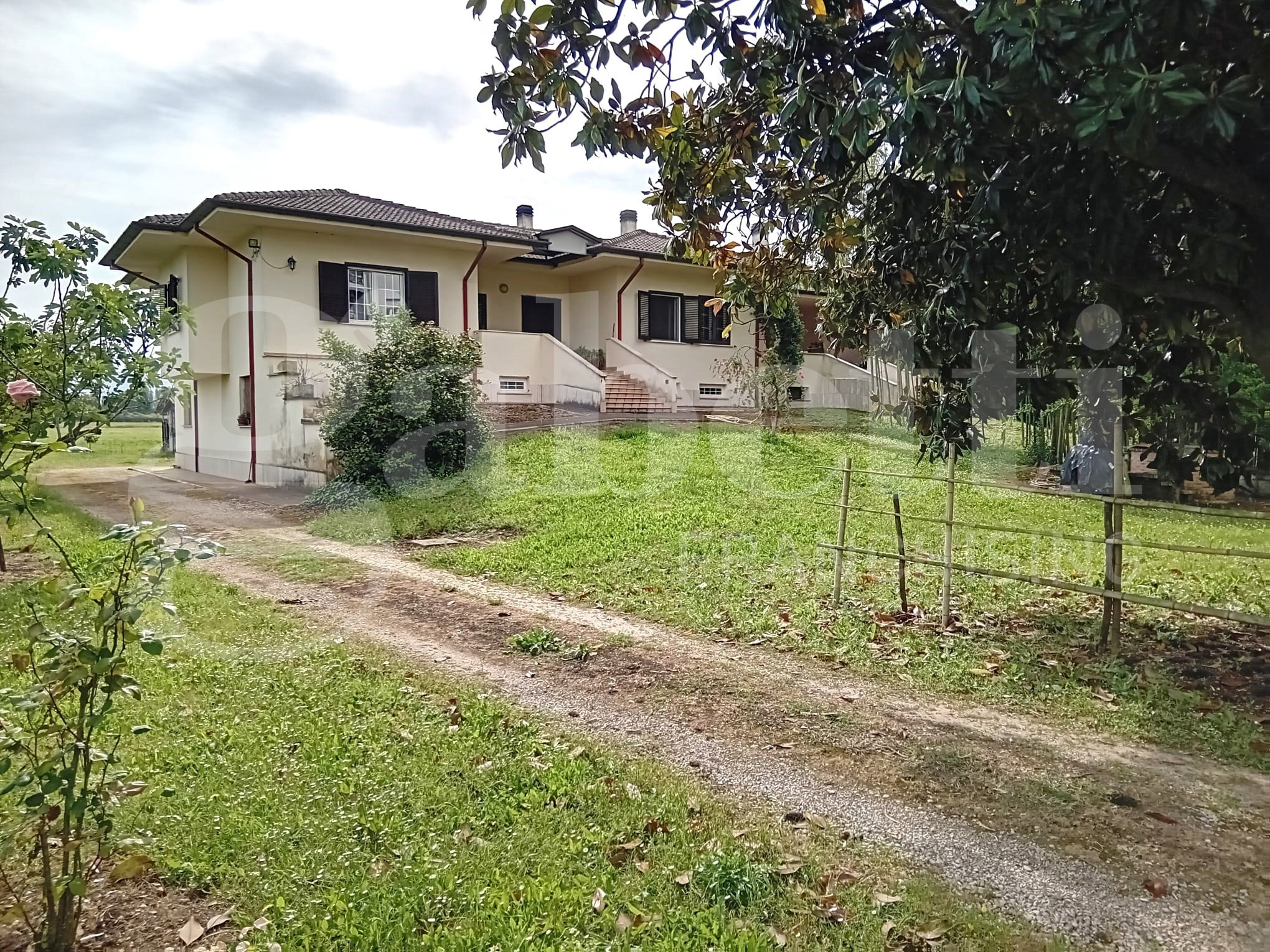 Villa Bifamiliare in vendita a Latina