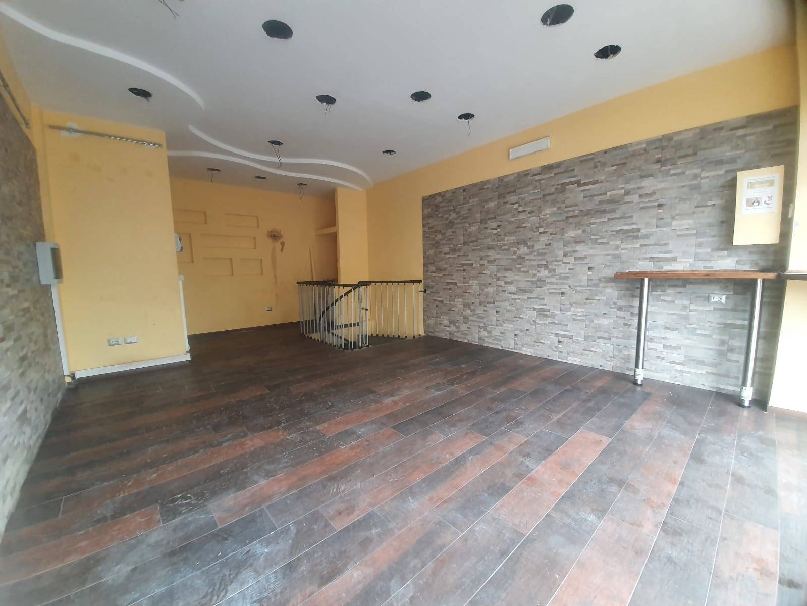 Locale commerciale in vendita a Roma, Tor Bella Monaca