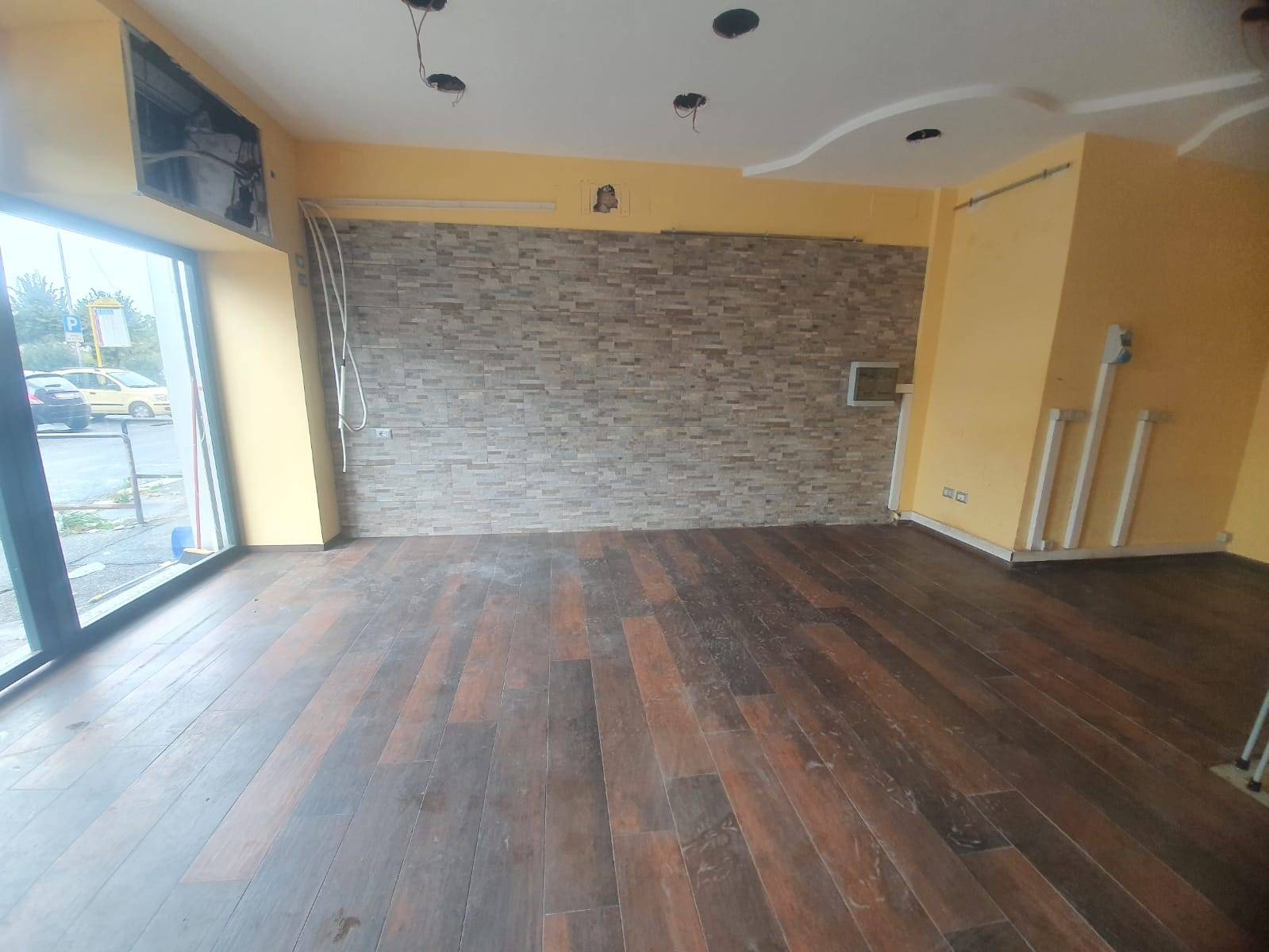 Locale commerciale in vendita a Roma, Tor Bella Monaca