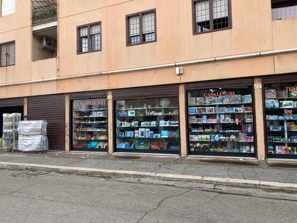 Locale commerciale in vendita a Roma