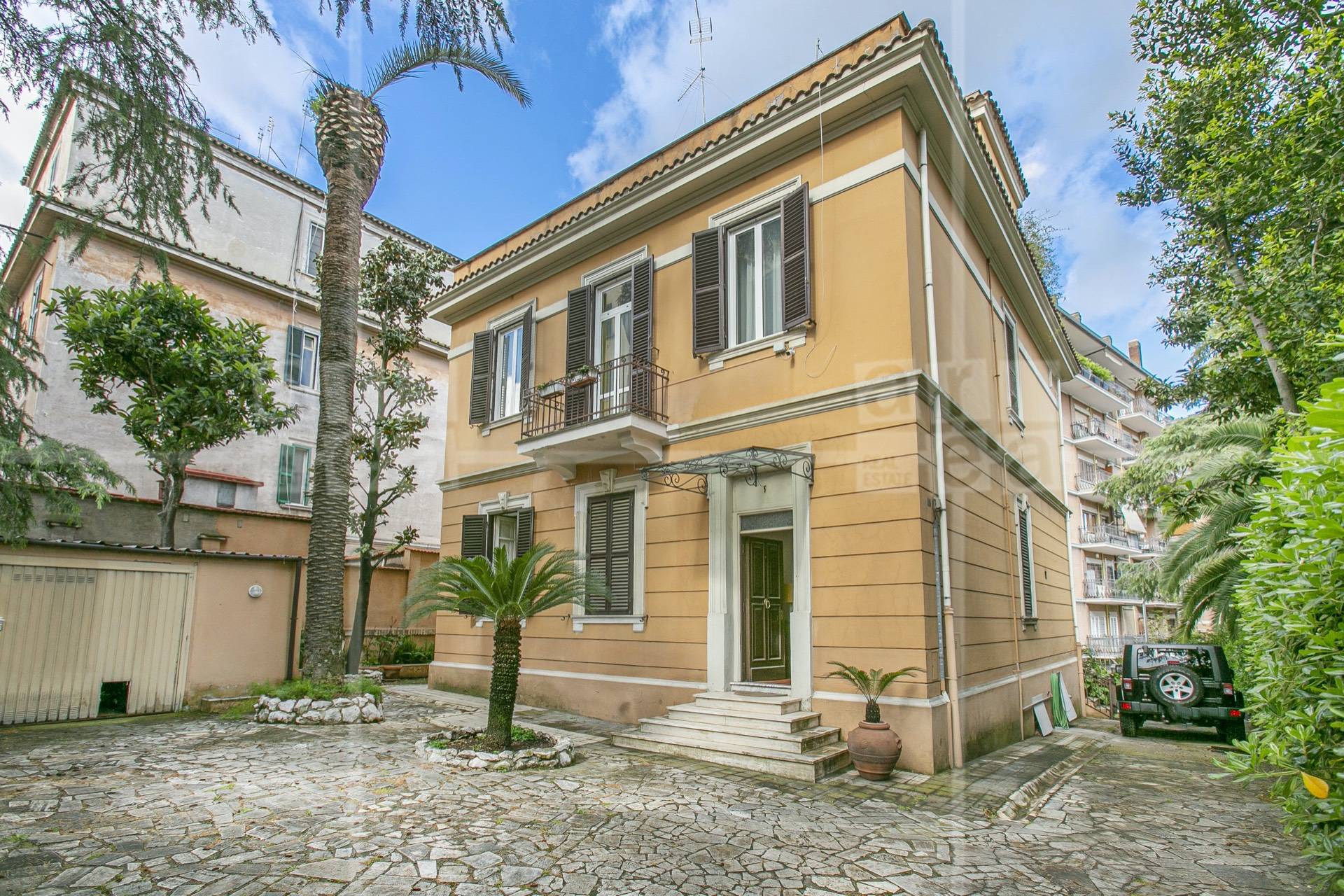 Villa con terrazzo, Roma trieste