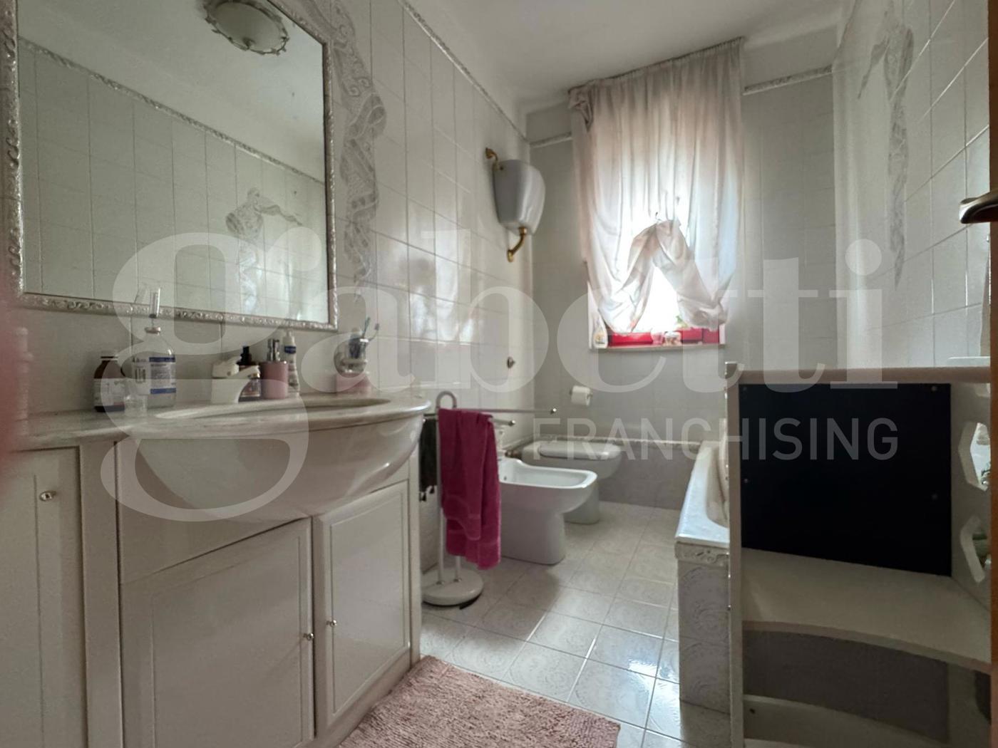 Quadrilocale da ristrutturare a Bari