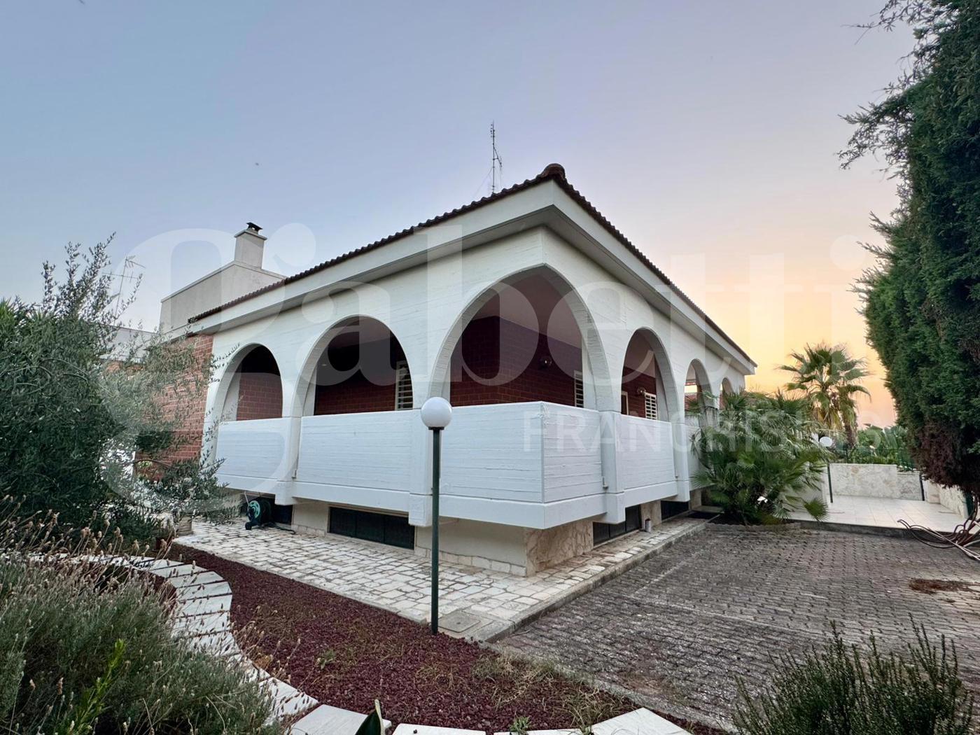 Villa con giardino a Bari