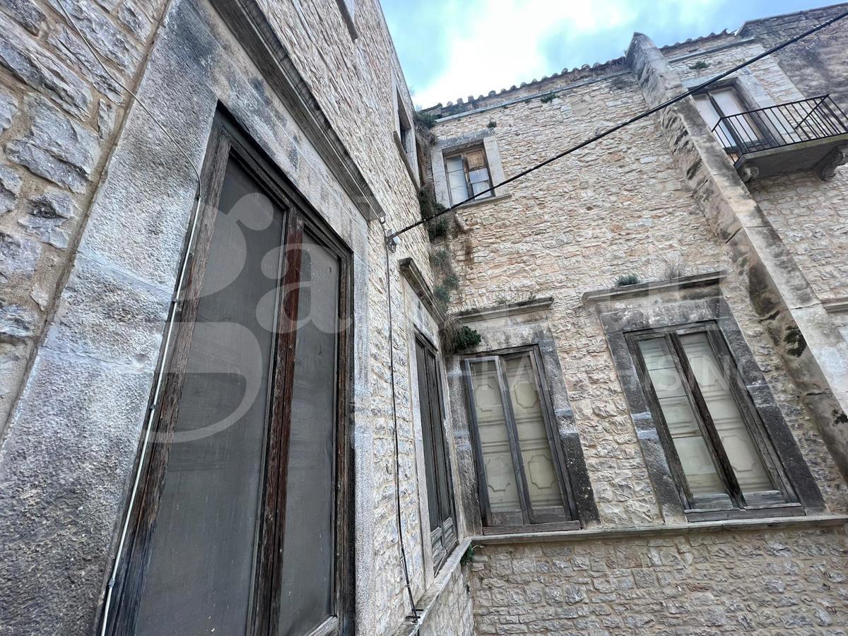 Stabile/Palazzo in vendita a Bitonto