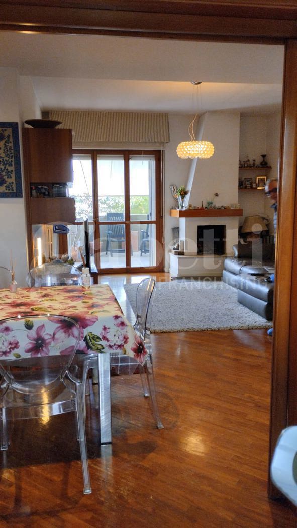 Attico con box a Bari