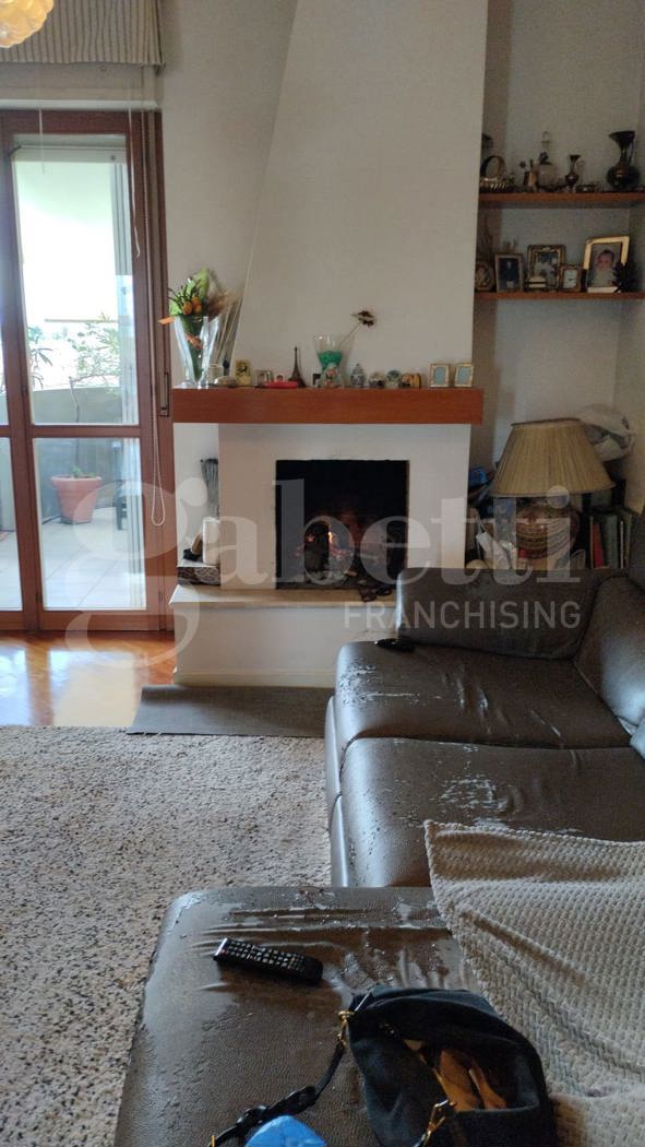 Attico con box a Bari